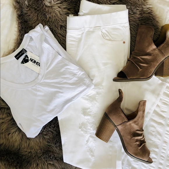 ⚡️Distressed Jegging In White - Picture 3 of 8